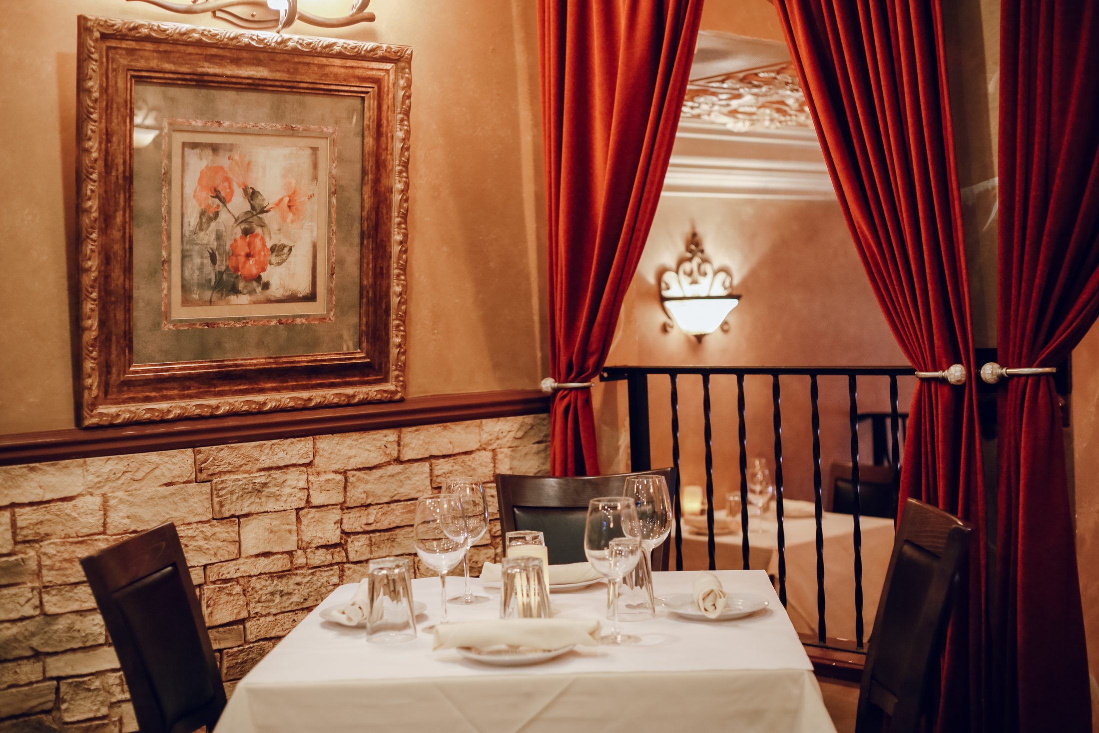 Corner table at Rocca