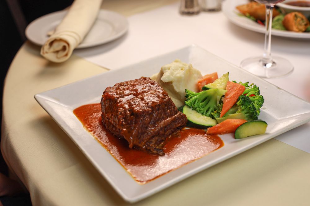 Braised short rib with mashed potatoes