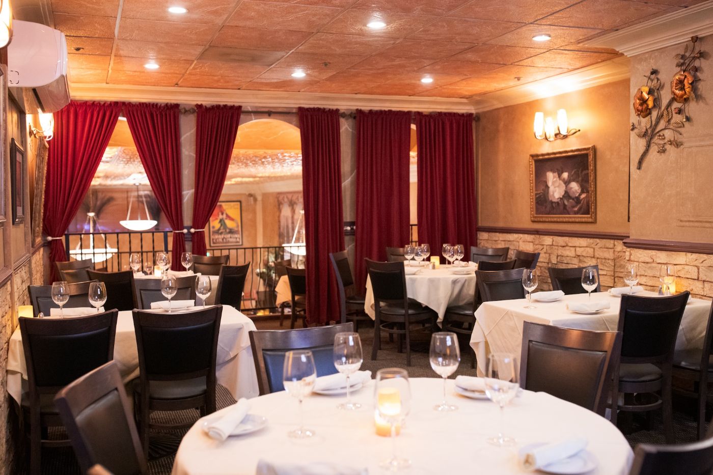Round tables set in the private room