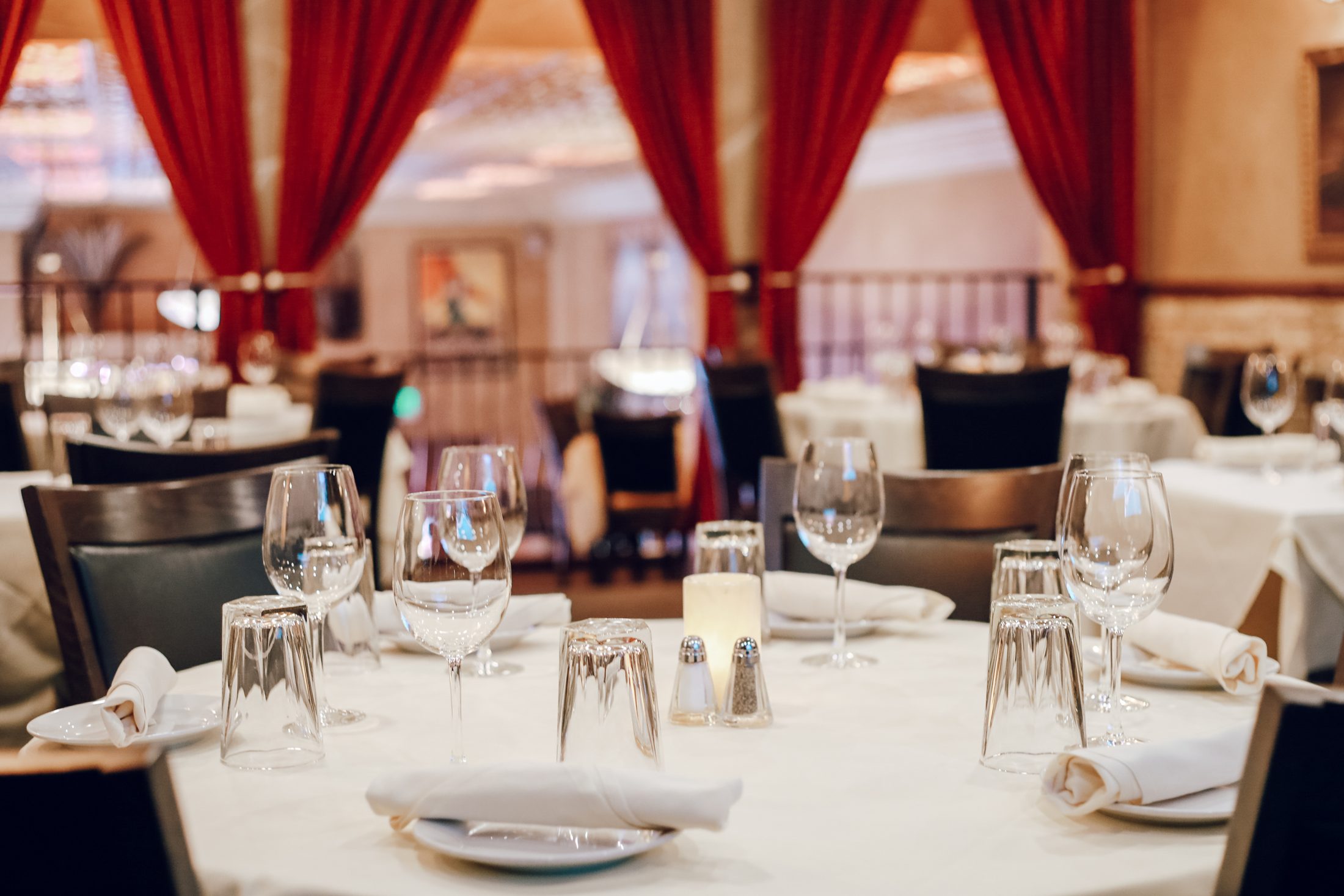 Table setting in the private dining room